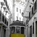 Konukevi Areeiro Urban 3*