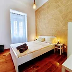 Konukevi Areeiro Urban 3*
